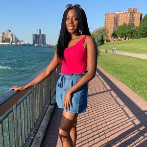 Meet your Posher, Adian